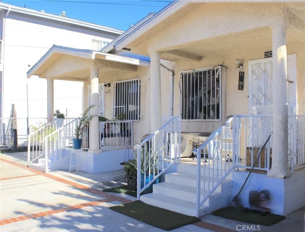 Los Angeles, California, United States 2 - 17082303