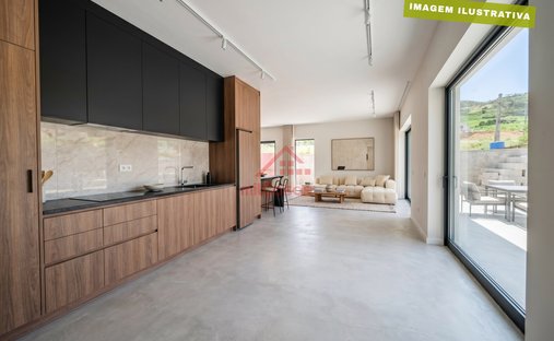House in Maxial, Lisbon, Portugal 1