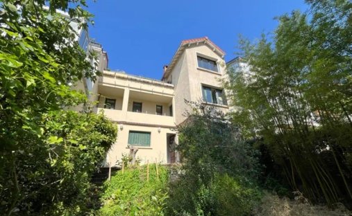 Maison à Plateau Ouest, Suresnes, France 1