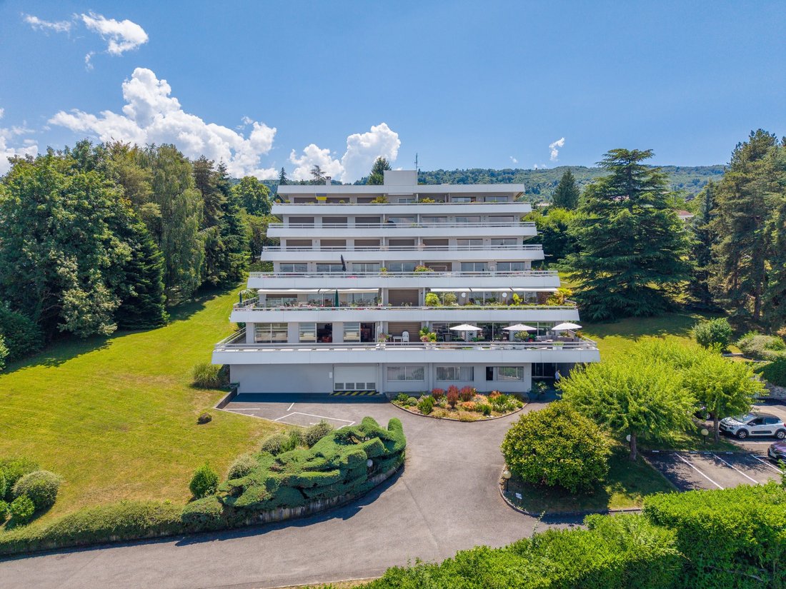 Apartment in Bord du Lac, Evian-les-Bains, France 1 - 18238572