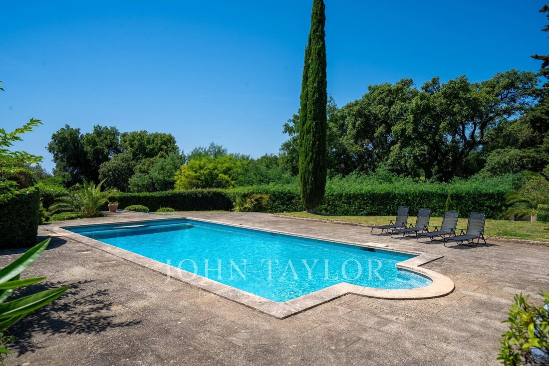 Estate in La Croix-Valmer, Provence-Alpes-Côte d'Azur, France 3 - 18236464