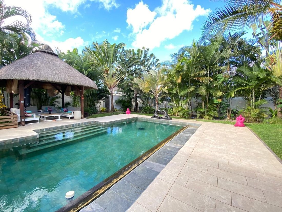 Villa in Grand Baie, Rivière du Rempart District, Mauritius 2 - 18237363