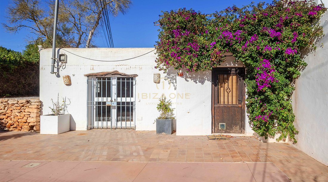 Finca in Santa Gertrudis de Fruitera, Santa Eularia des Riu, Balearic Islands 5 - 17530856