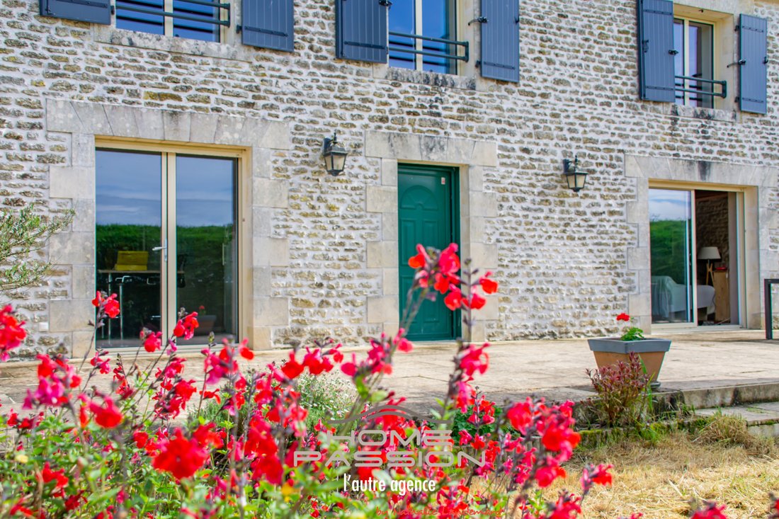 House in Nieulle-sur-Seudre, Nouvelle-Aquitaine, France 2 - 18236997
