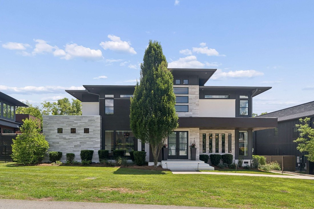 Co Op in Forest Hills, Tennessee, United States 1 - 18243522