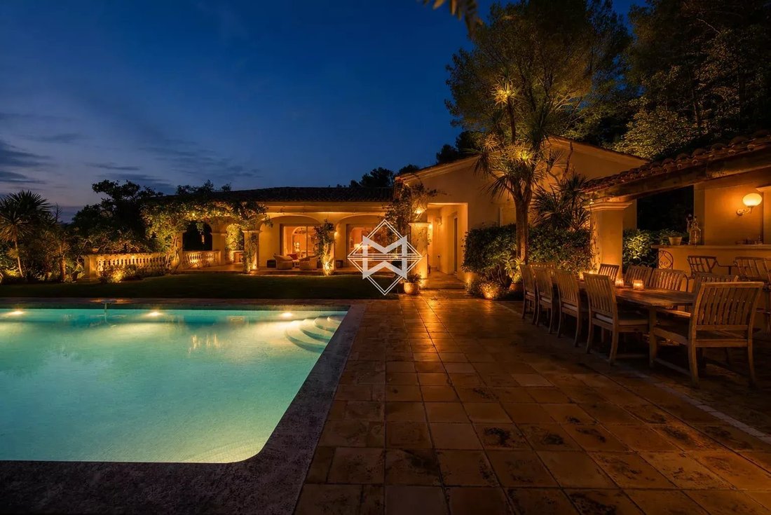 Villa in Cannes, Provence-Alpes-Côte d'Azur, France 5 - 17845082