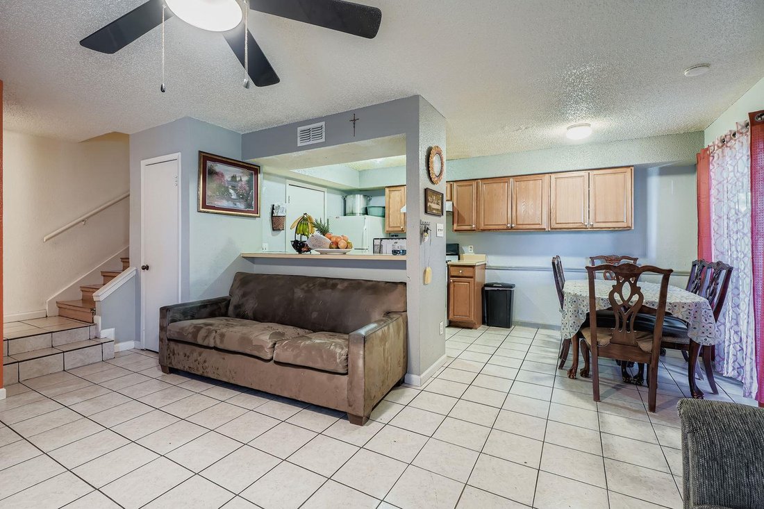 Austin, Texas, United States 3 - 18244062