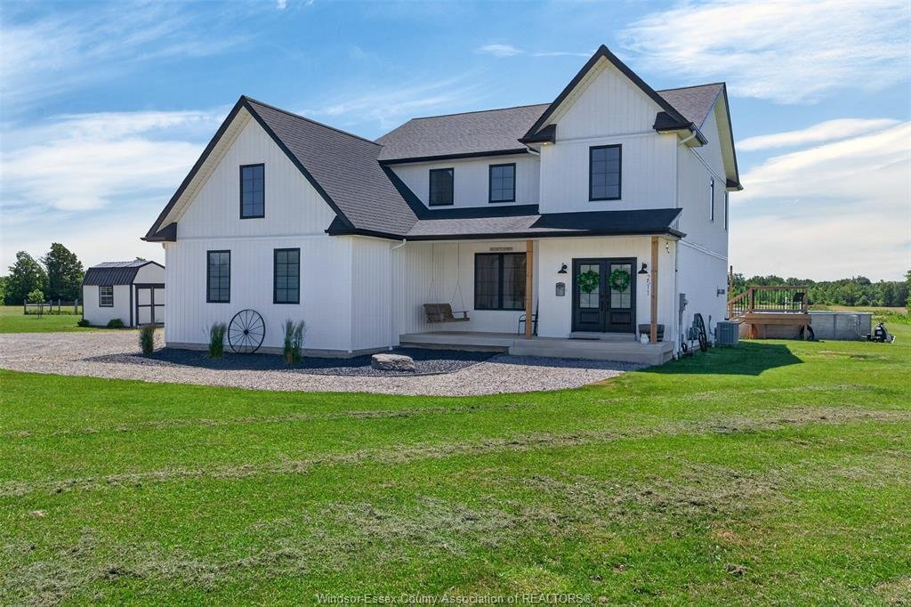 Farm Ranch in Essex, Ontario, Canada 5 - 18242505