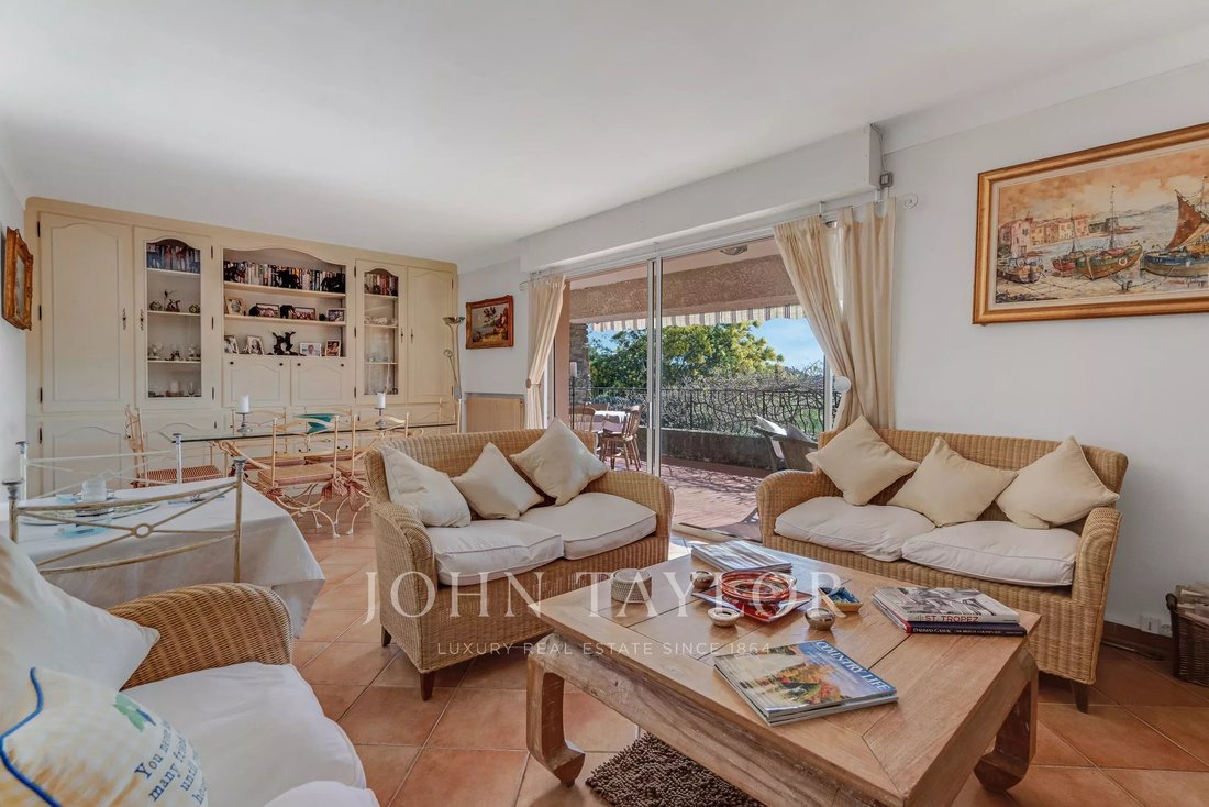 Estate in La Croix-Valmer, Provence-Alpes-Côte d'Azur, France 5 - 18236464