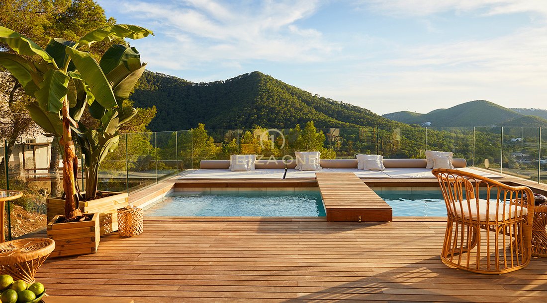 Villa in Cala Llonga, Ibiza, Santa Eularia des Riu, Balearic Islands 4 - 17530924