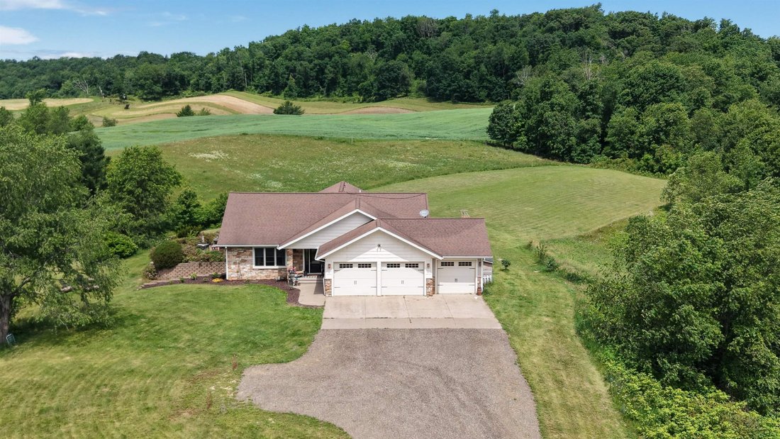 House in Wilton, Wisconsin, United States 1 - 18227101