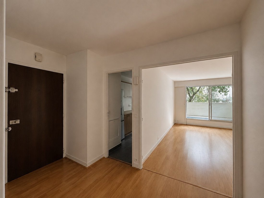 Apartment in Léon-Blum Folie-Regnault, Paris 11e Arrondissement, Paris 5 - 18247101