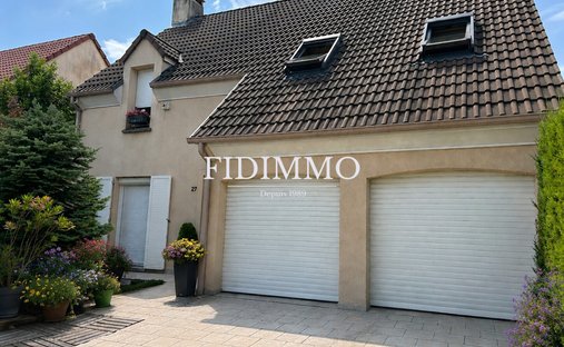 House in Chennevieres-sur-Marne, Ile-de-France, France 1
