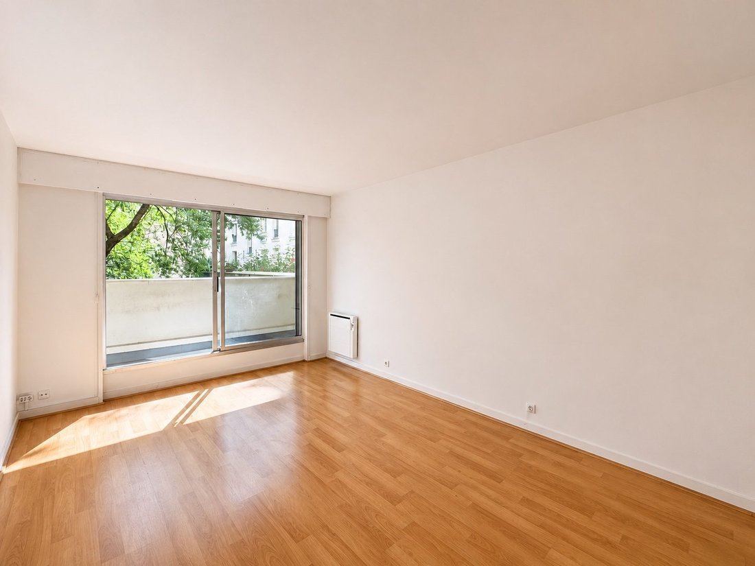 Apartment in Léon-Blum Folie-Regnault, Paris 11e Arrondissement, Paris 1 - 18247101