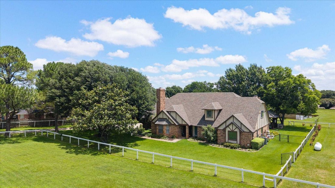 House in Arlington, Texas, United States 1 - 18246881
