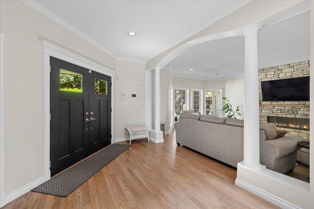 House in Surrey, British Columbia, Canada 4 - 18247293