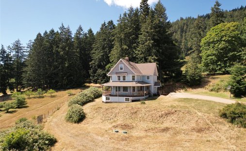 House in Saltspring Island, British Columbia, Canada 1