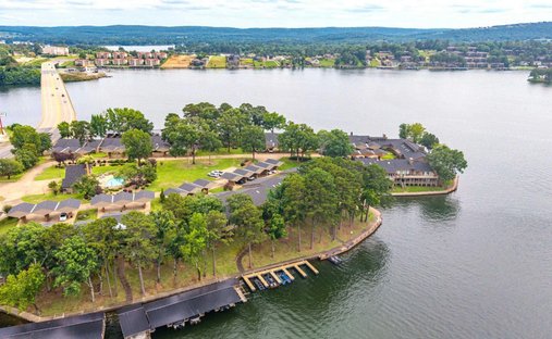 House in Lake Hamilton, Arkansas, United States 1