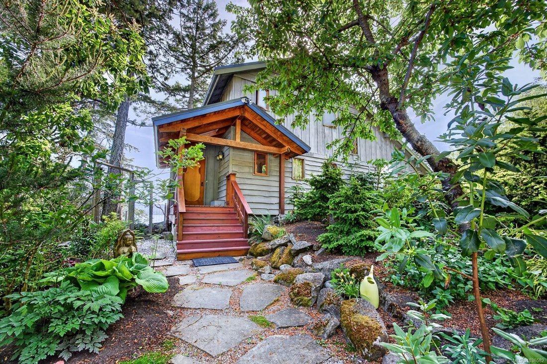 House in Saltspring Island, British Columbia, Canada 5 - 18247223