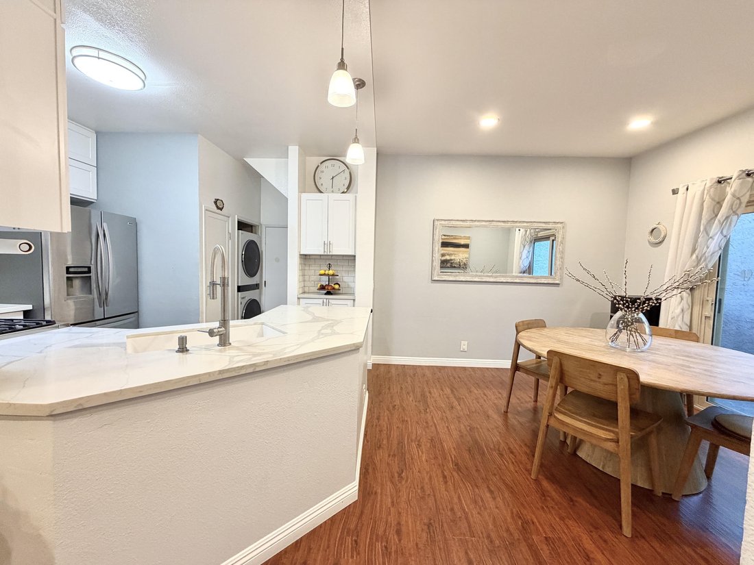 Condo in Thousand Oaks, California, United States 5 - 18246886