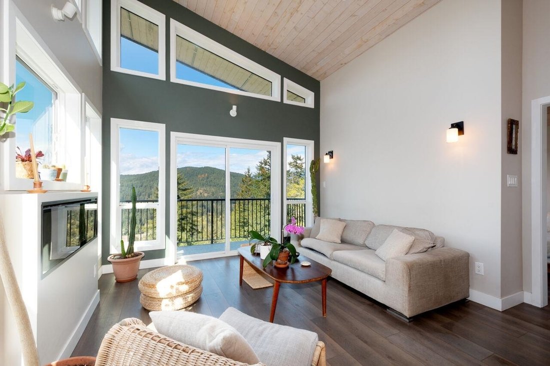 House in Bowen Island, British Columbia, Canada 5 - 18248016