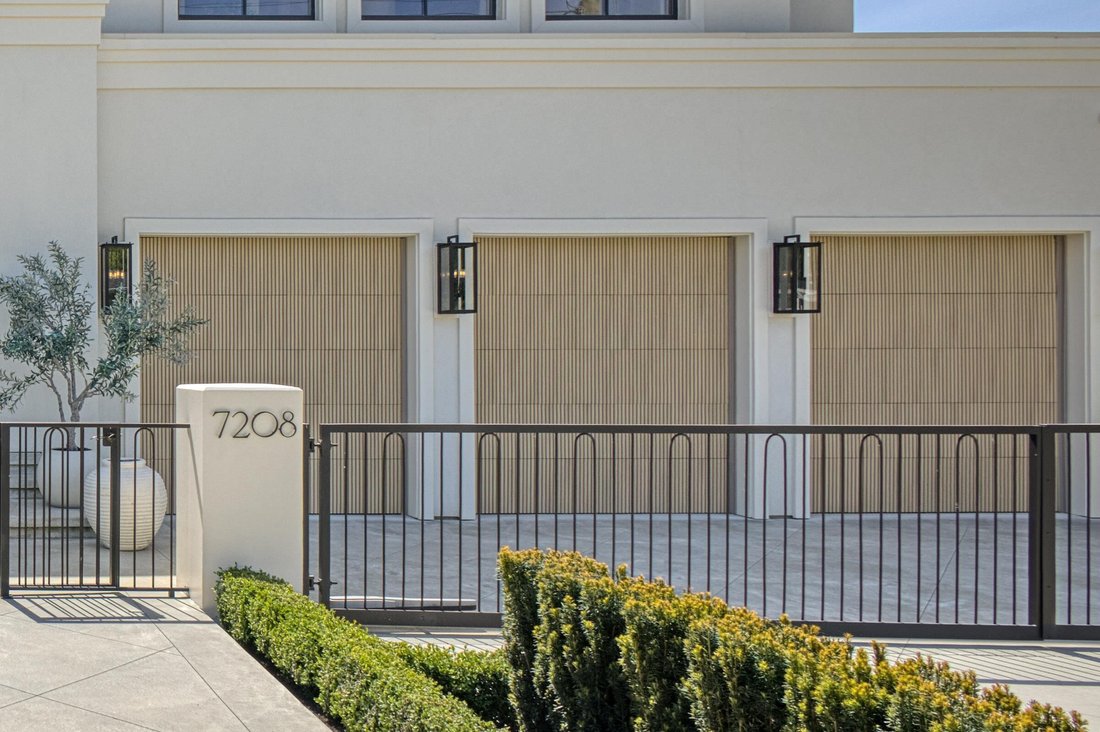 House in Burnaby, British Columbia, Canada 3 - 18247481