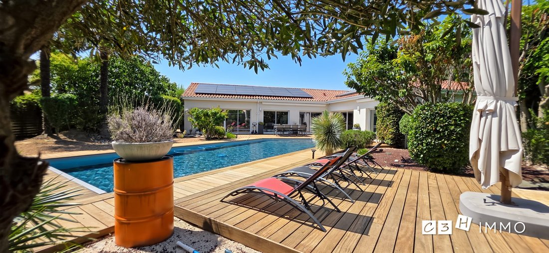 Villa in Berat, Occitania, France 4 - 18246846