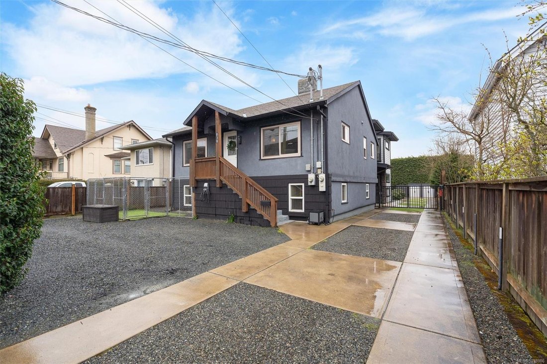 House in Victoria, British Columbia, Canada 5 - 18247170