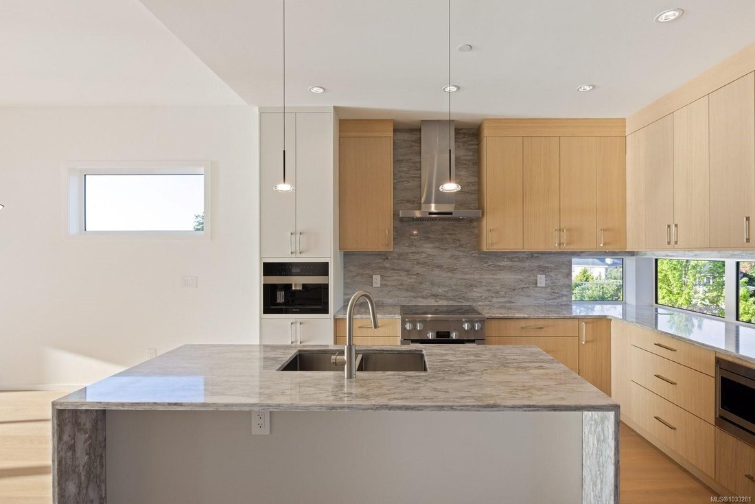 House in Sidney, British Columbia, Canada 5 - 18247132