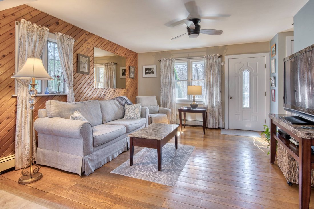 House in Springs, New York, United States 4 - 18247435