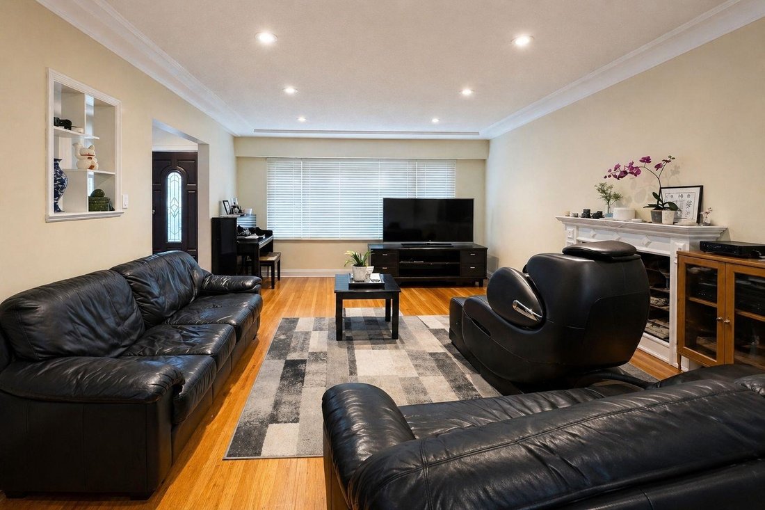 House in Burnaby, British Columbia, Canada 2 - 18248008
