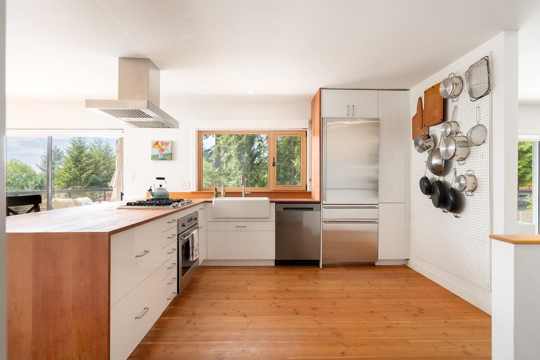 House in Bowen Island, British Columbia, Canada 5 - 18247508