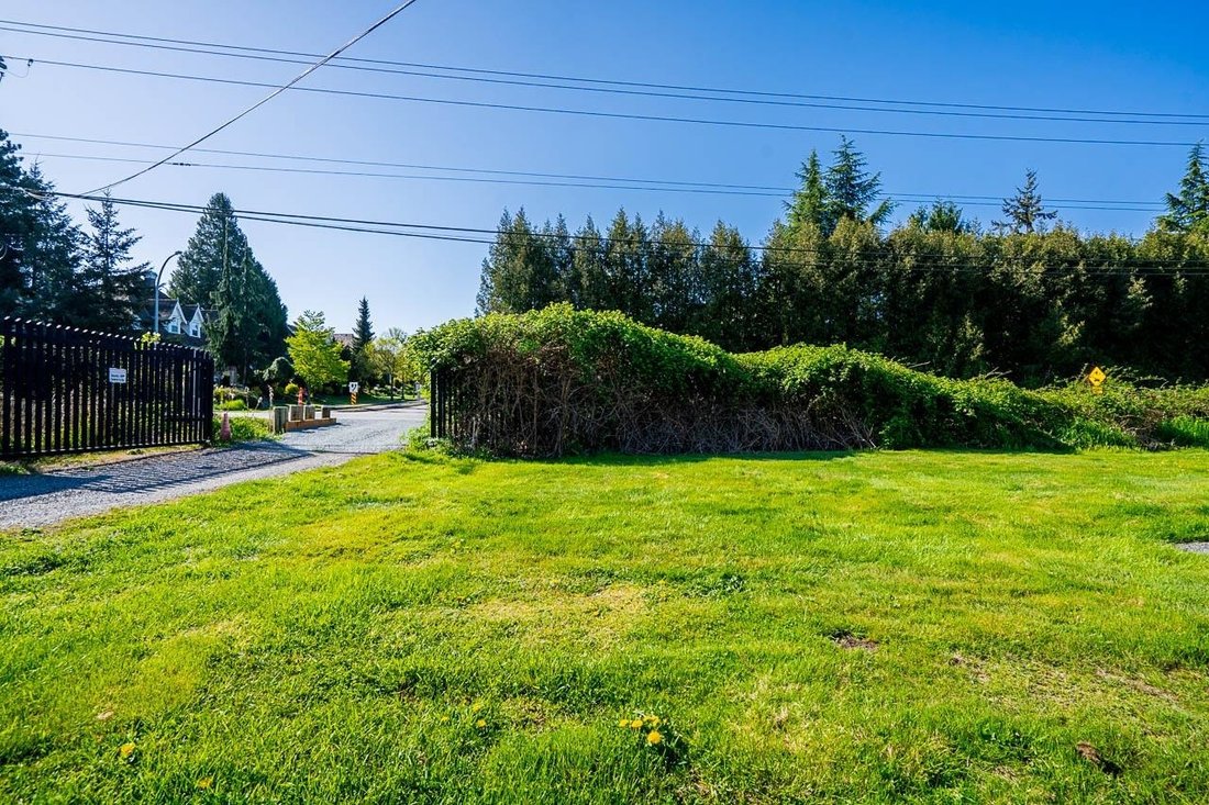 House in Surrey, British Columbia, Canada 3 - 18248004