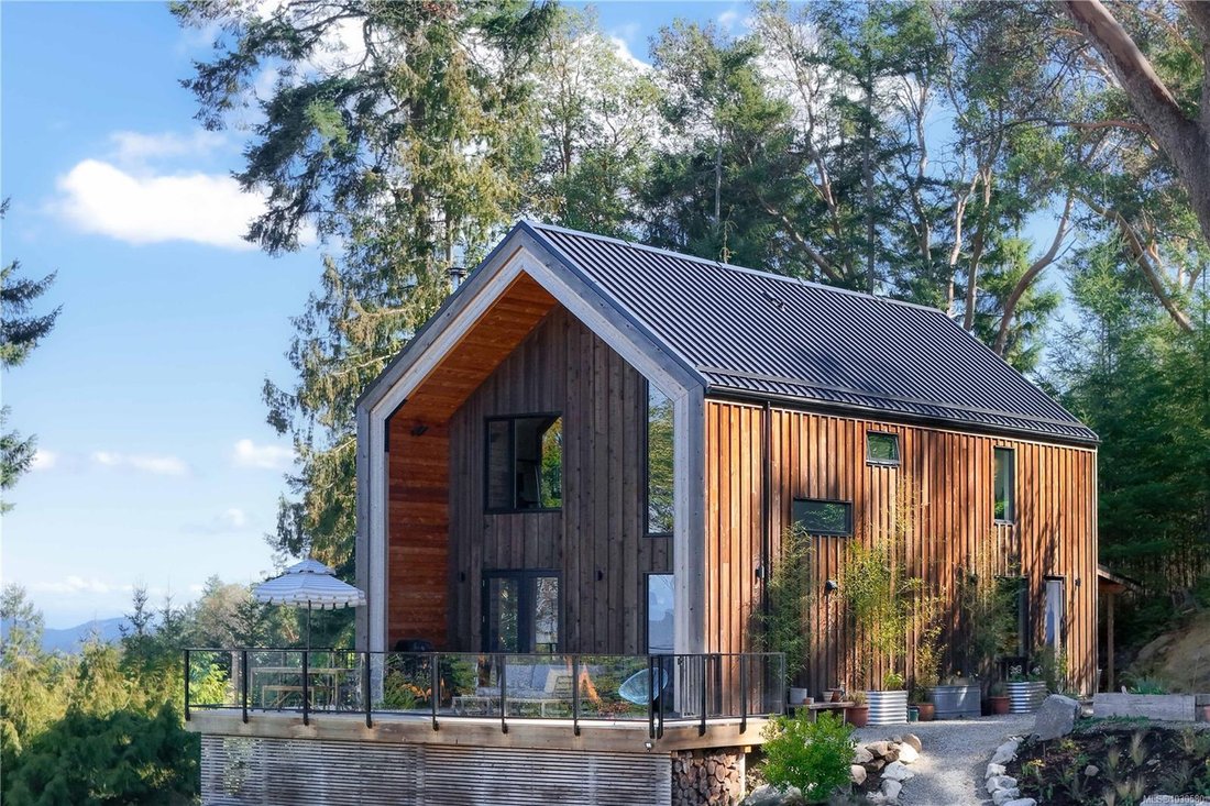 House in Saltspring Island, British Columbia, Canada 1 - 18247276
