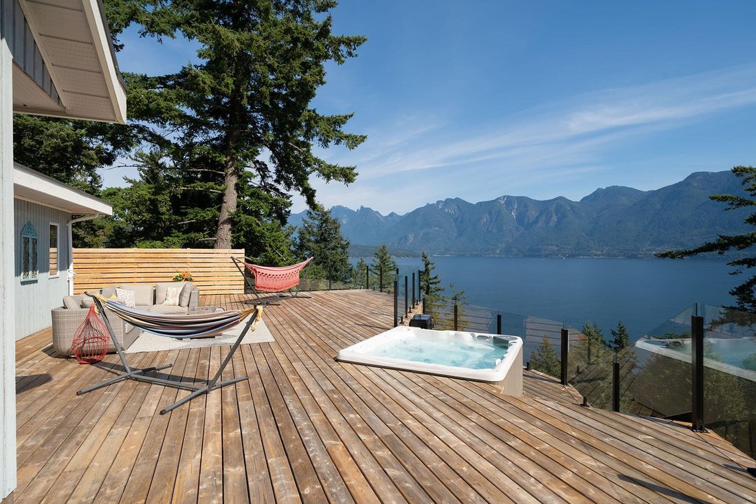 House in Bowen Island, British Columbia, Canada 1 - 18247739