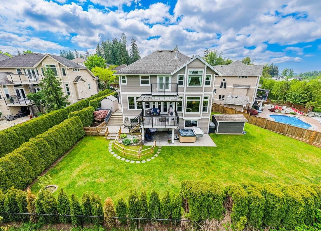 House in Surrey, British Columbia, Canada 2 - 18247362