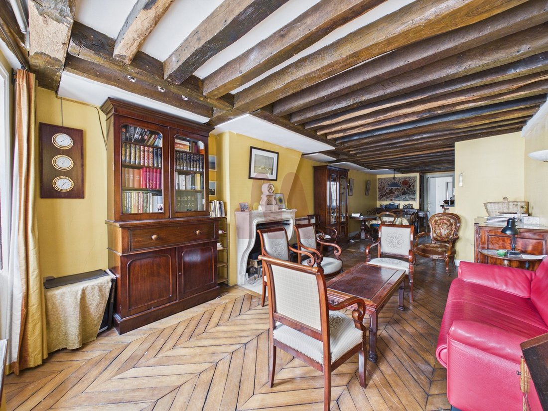 Apartment in Saint Germain l'Auxerrois, Paris 1er Arrondissement, Paris 5 - 18247009