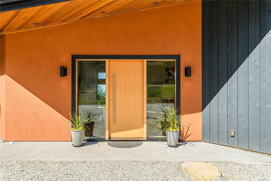 House in Saltspring Island, British Columbia, Canada 3 - 18247235