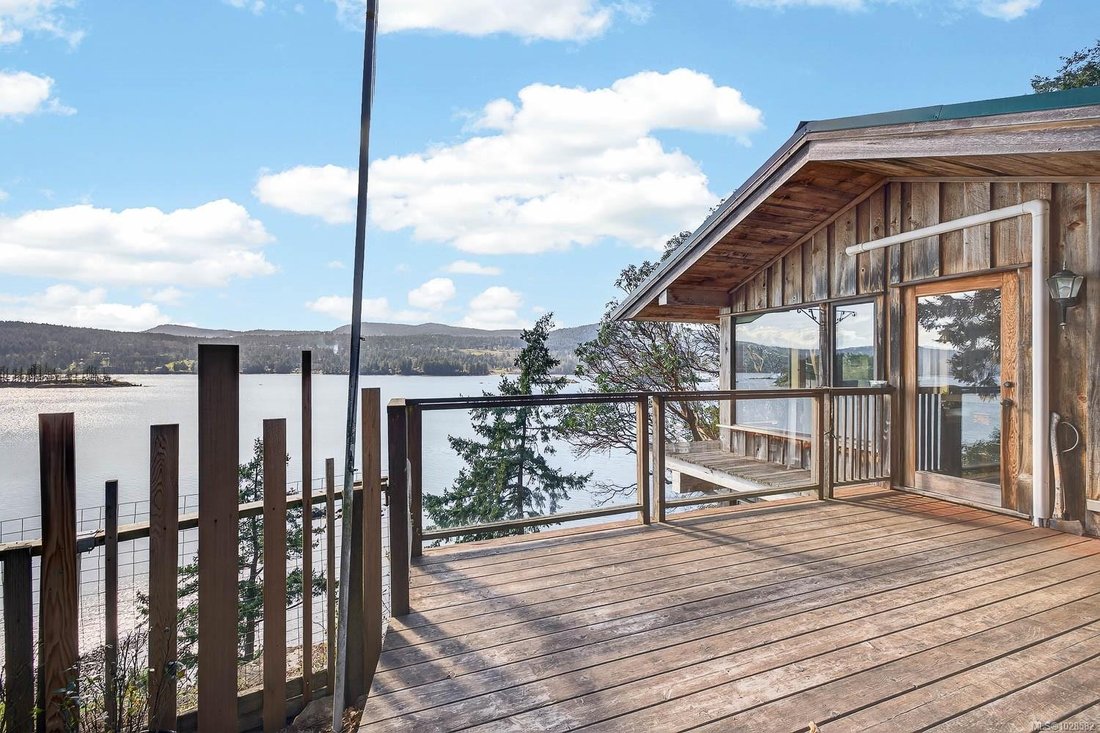House in Long Harbour, British Columbia, Canada 1 - 18247285