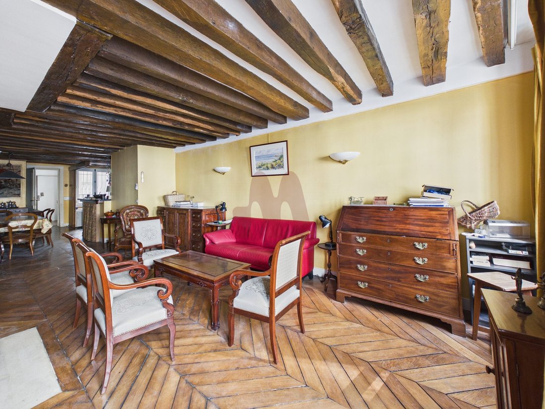 Apartment in Saint Germain l'Auxerrois, Paris 1er Arrondissement, Paris 4 - 18247009