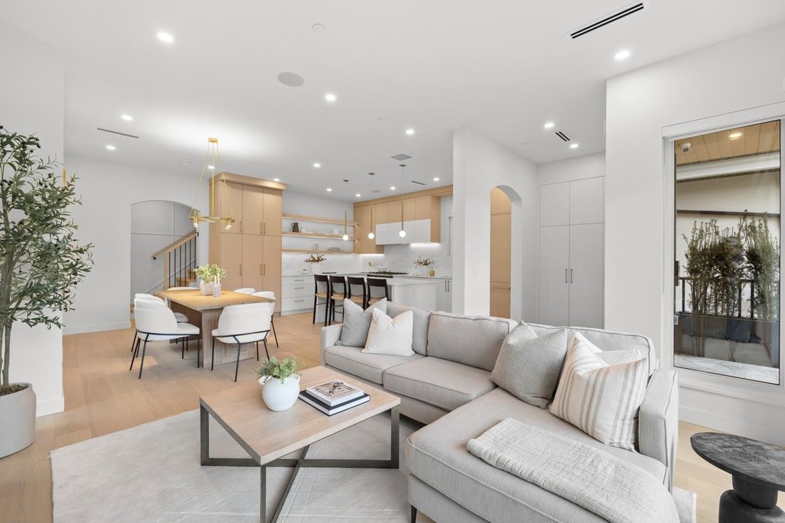 House in Vancouver, British Columbia, Canada 5 - 18247935