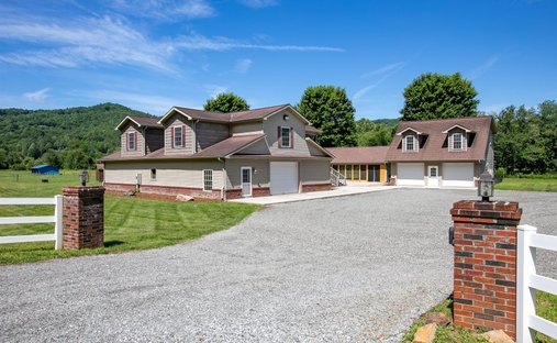 House in Pisgah Forest, North Carolina, United States 1