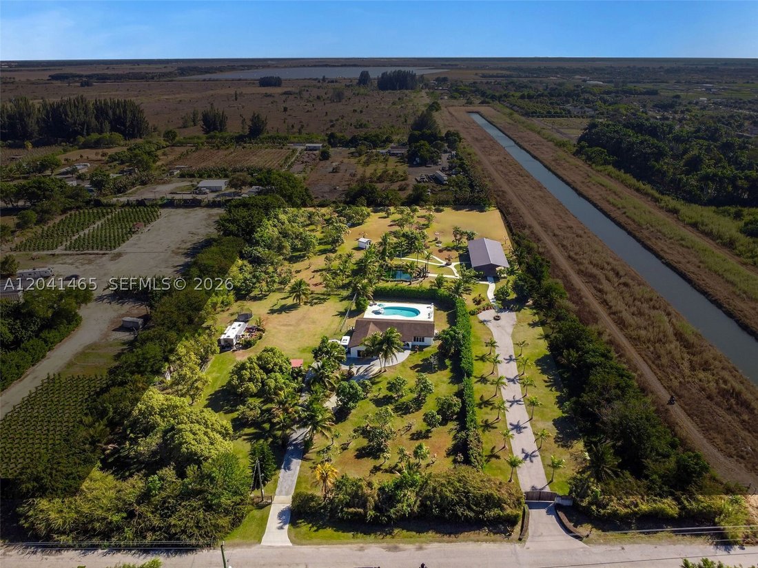 House in North Miami Beach, Florida, United States 1 - 18247729