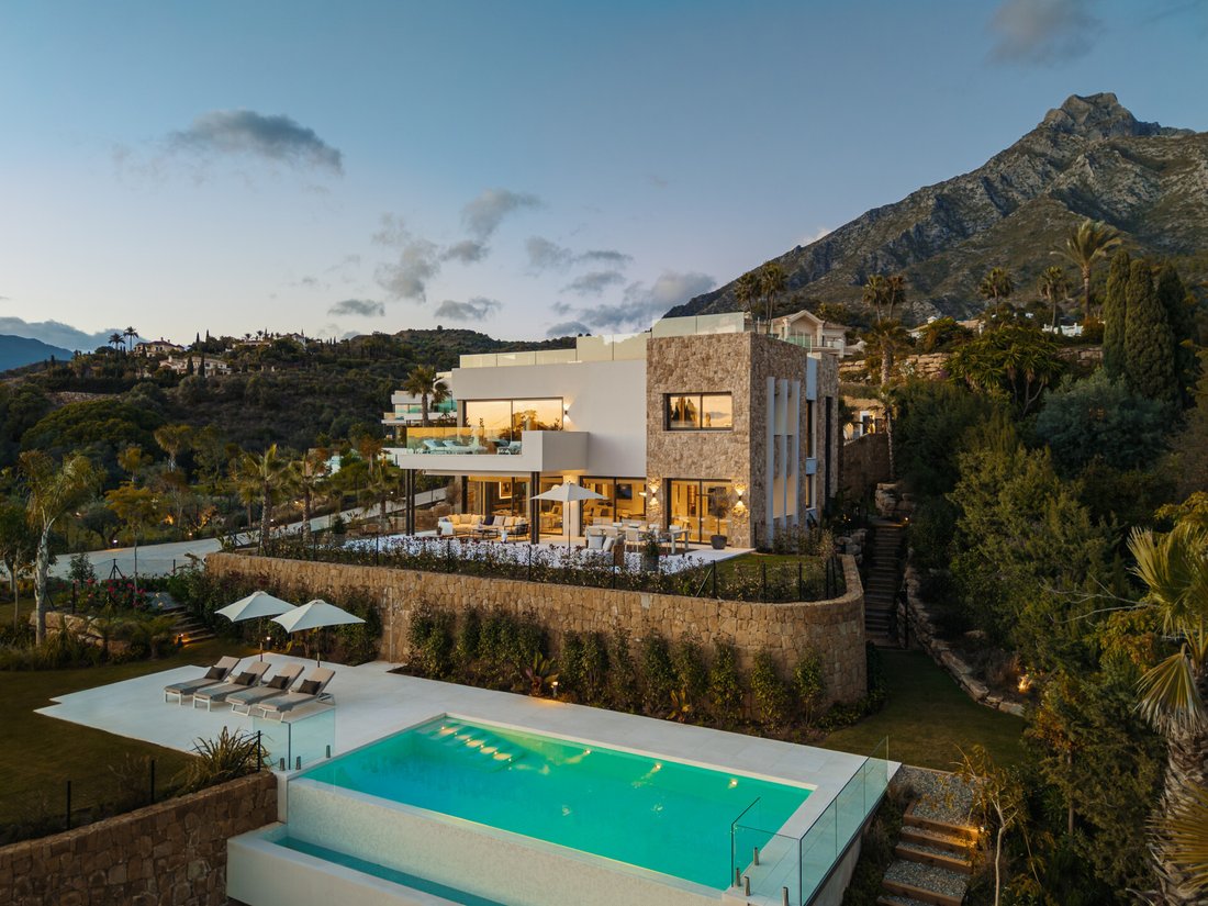 Villa in Marbella, Andalusia, Spain 1 - 18248372
