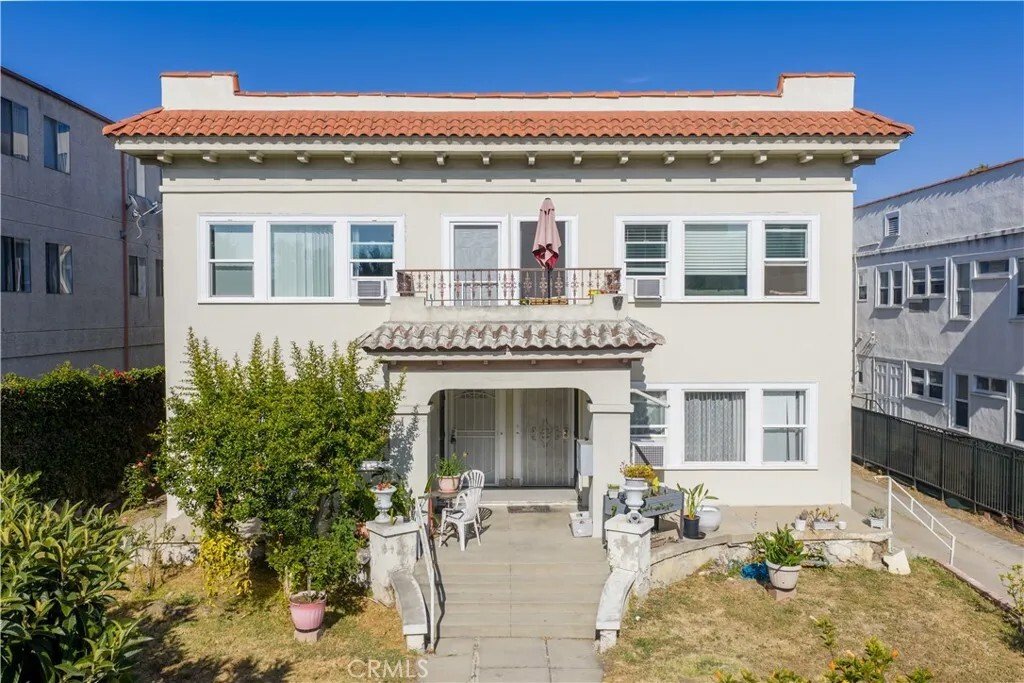 Los Angeles, California, United States 4 - 18247833