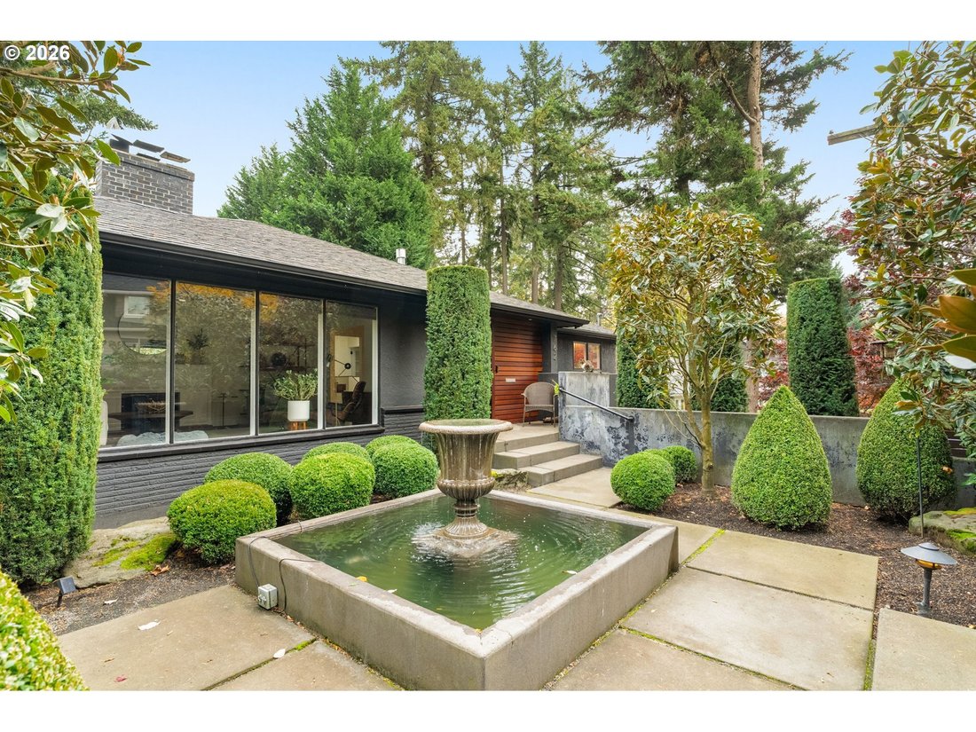 House in Lake Oswego, Oregon, United States 2 - 18247971