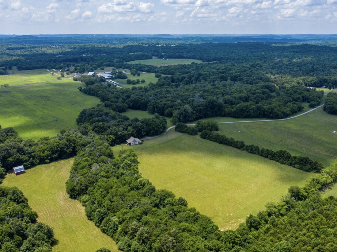 Farm Ranch in Columbia, Tennessee, United States 1 - 18248009