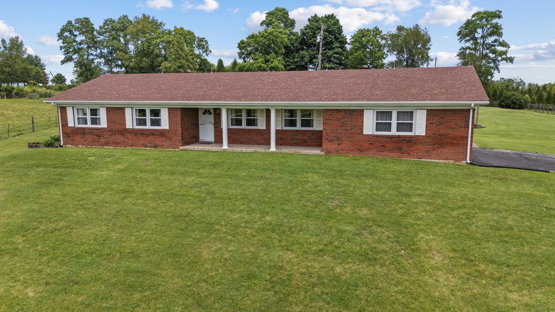 House in Stamping Ground, Kentucky, United States 1 - 18247682