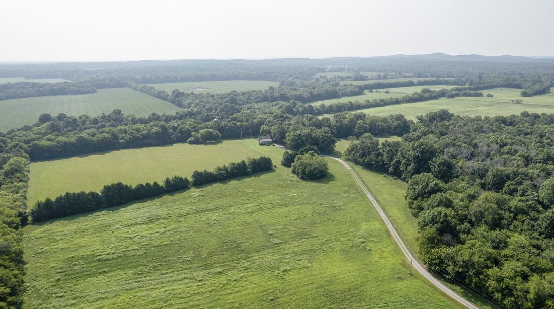 Farm Ranch in Columbia, Tennessee, United States 3 - 18248009