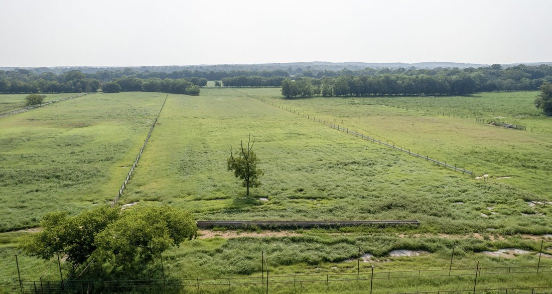 Farm Ranch in Columbia, Tennessee, United States 2 - 18248009